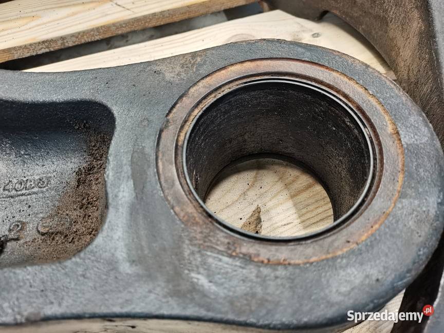 Holland T8 Stelaże ramion podnośnika Wilkowo