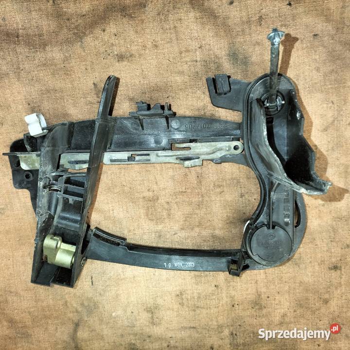 Podstawa klamki drzwi prawych przednich BMW E65 Poręba