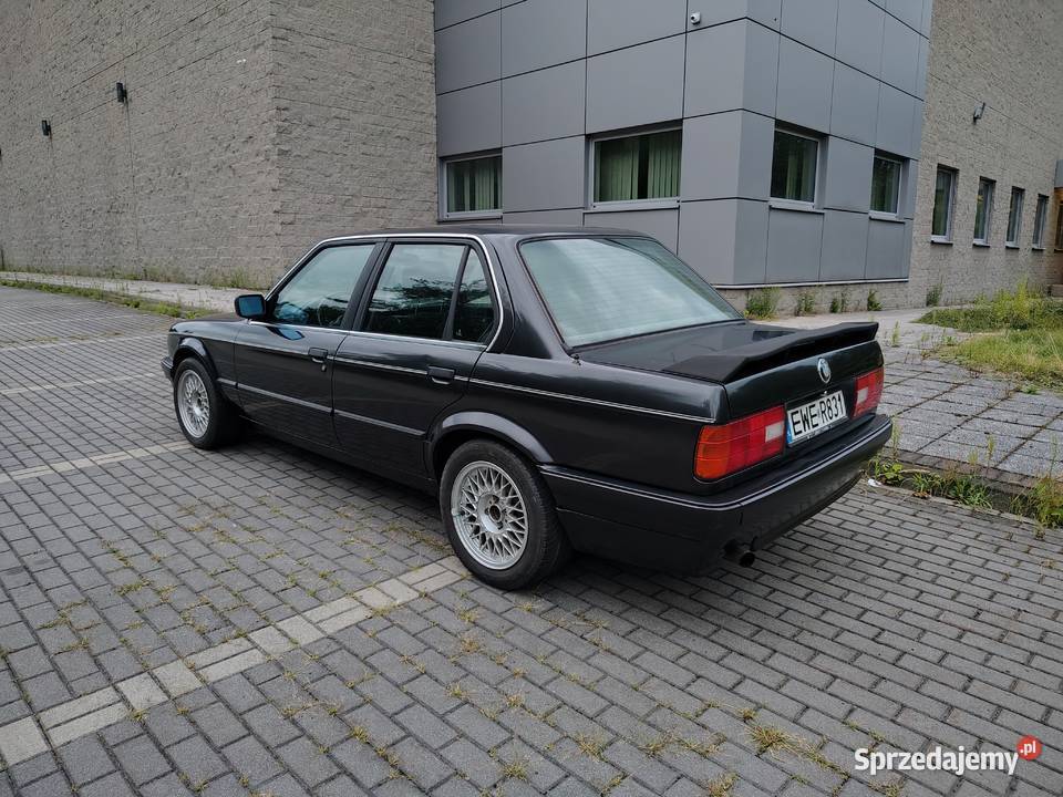 BMW E30 Sedan porządany Czarny kolor 326000km śląskie