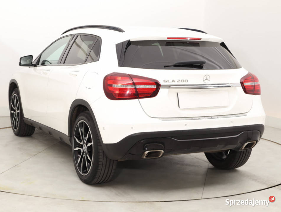 Mercedes GLA GLA 200 przyciemniane szyby