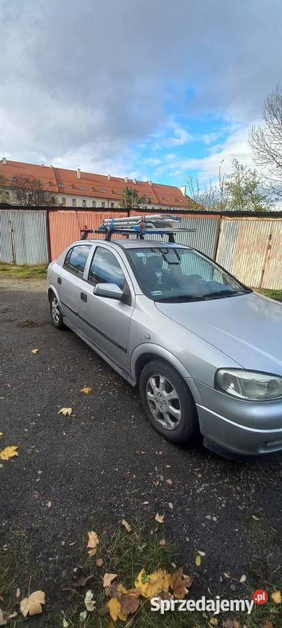 Opel Astra 12 16V srebrna Rok produkcji 2001 Wadowice