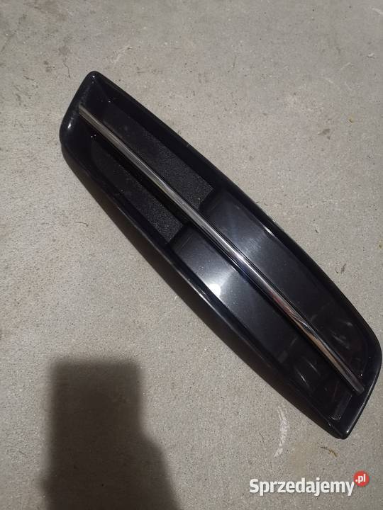 Zaślepka kratka atrapa halogenu zderzaka przód Zamość