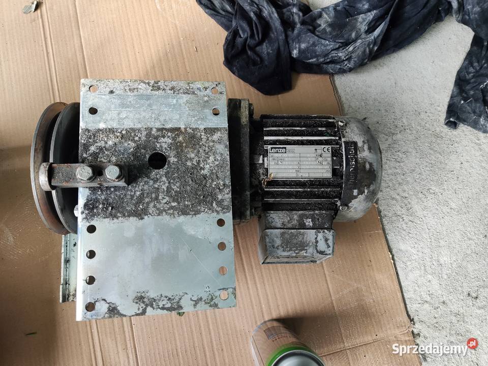 Motoreduktor 400V Lenze prosty kołnierzowy 037kW Libusza
