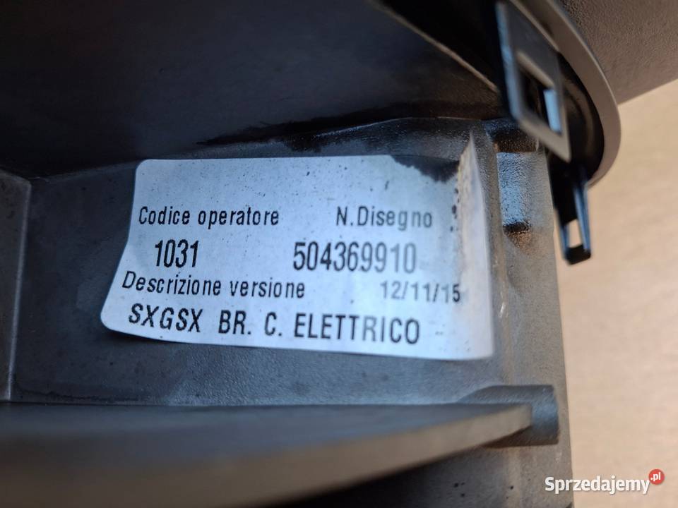 IVECO STRALIS EUROCARGO LUSTERKO LEWE KRÓTKIE Bieleń