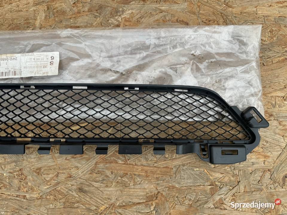 Środkowa kratka zderzaka przód MercedesBenz w205 Sieraków