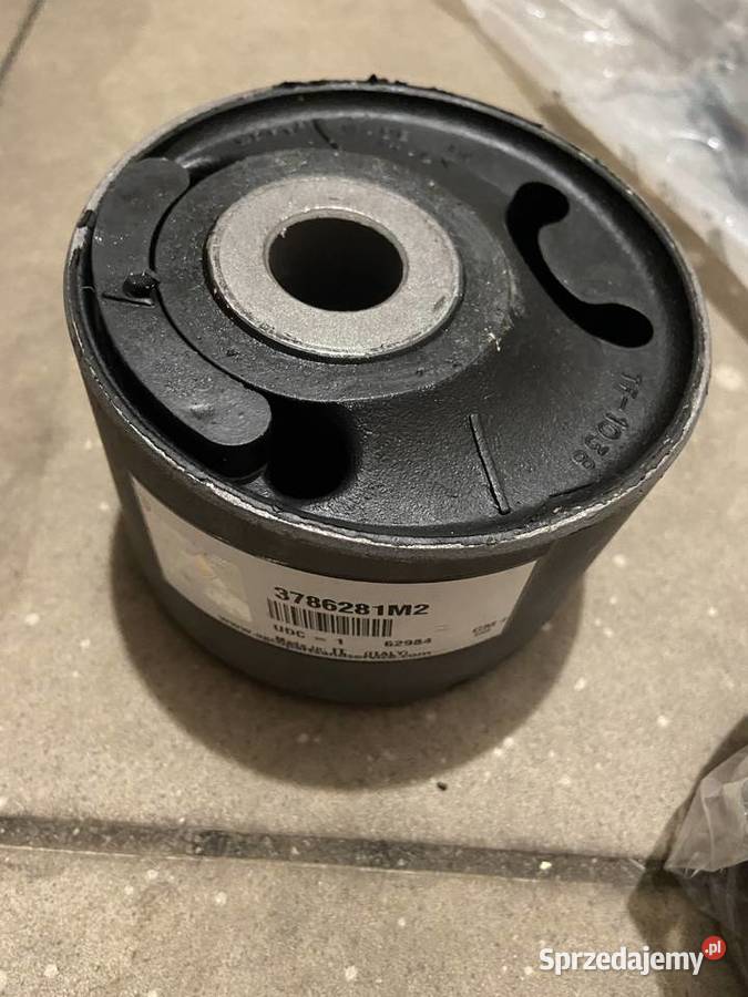 3786281M2 Poduszka kabiny MF 6445 6495 8460 TM Rolnictwo Warszawa sprzedam