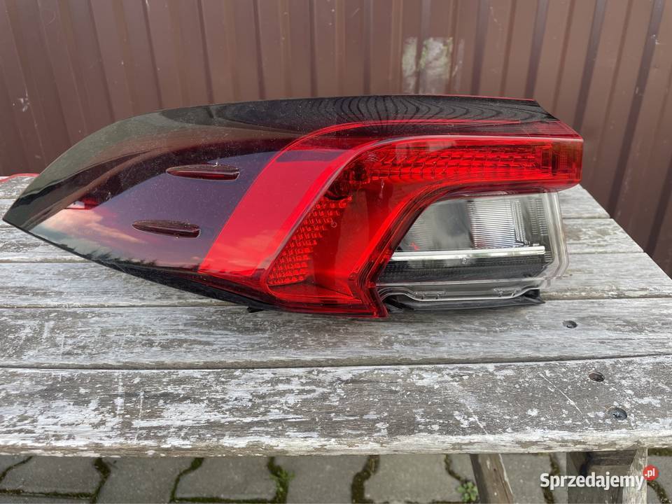 Toyota Corolla e21 sedan lampa tył lewa Kozubszczyzna