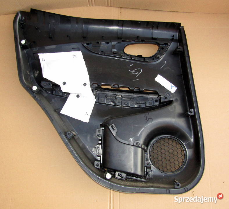 BOCZEK TAPICERKA DRZWI TYLNYCH LEWY PRAWY NISSAN Rok produkcji 2014 Mysłaków