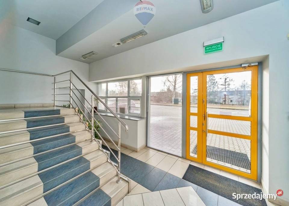 Wjazd z DKHANDELBIURAUSŁUGI TIR dojazd asfaltowy śląskie Bielsko-Biała