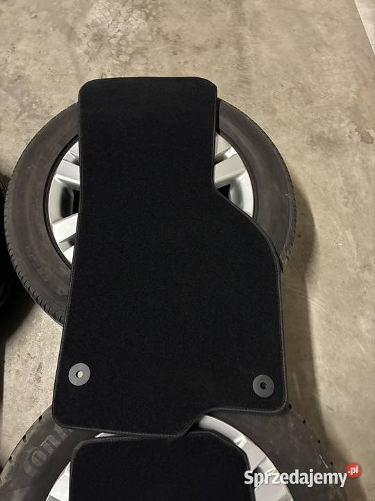 Nowe dywaniki welurowe VW Passat B6 B7 MATY DO Motoryzacja Piastów