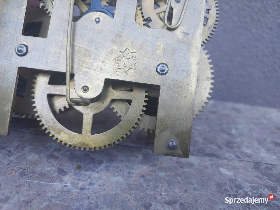 724 Mechanizm starego zegara ściennego Junghans