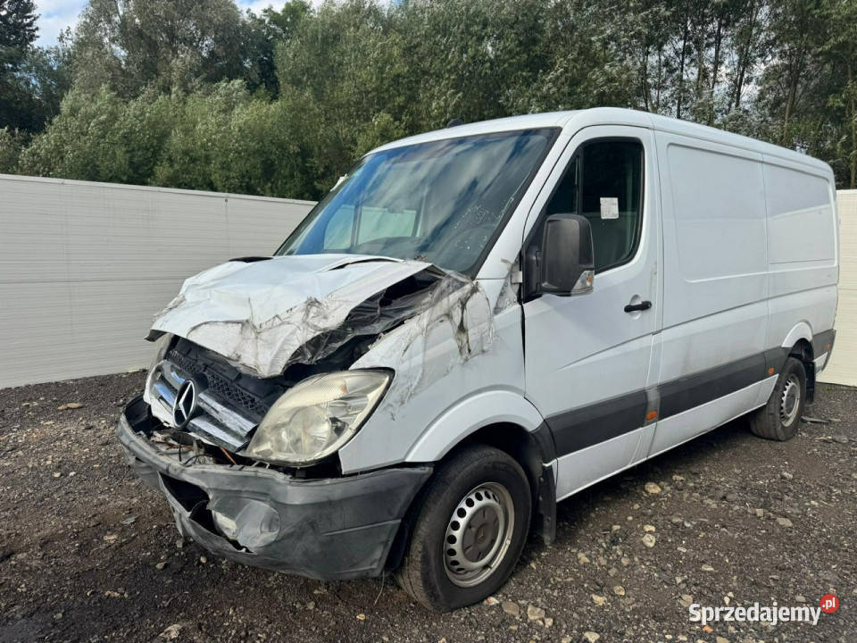 Mercedes Sprinter 30 CDi 180 uszkodzony przód