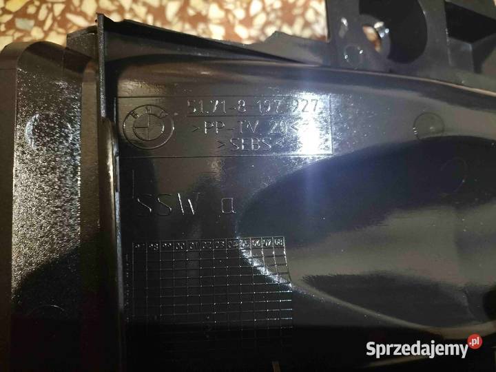 Kanał poietrza lewy przedni BMW E46 SEDAN osobowe Poręba