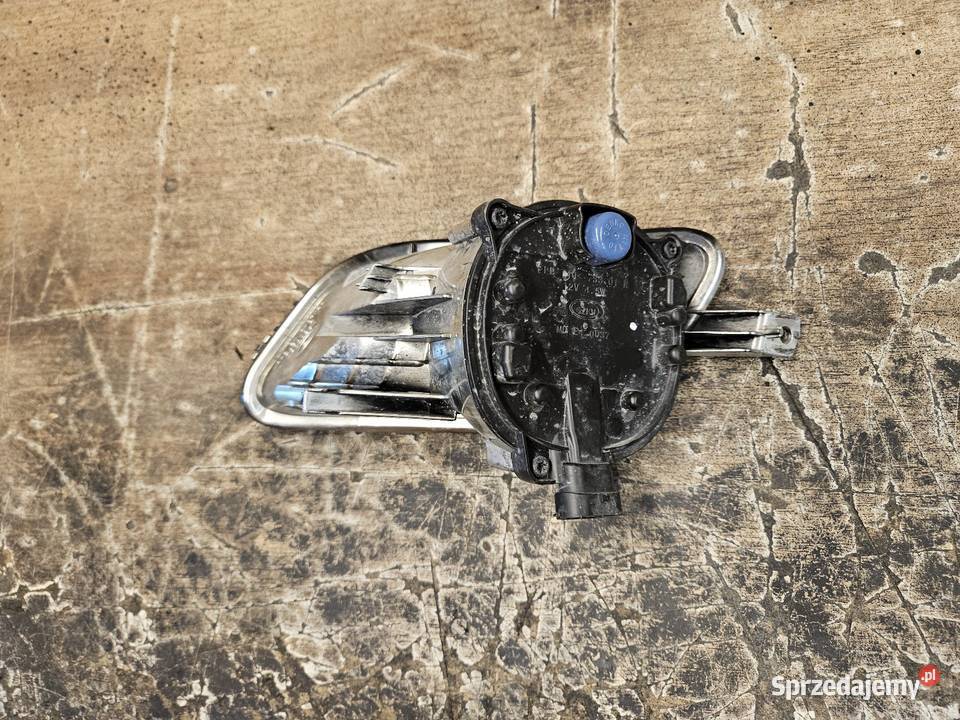 VOLVO V70 XC70 LIFT HALOGEN PRAWY ŚWIATŁO JAZDY Międzychód