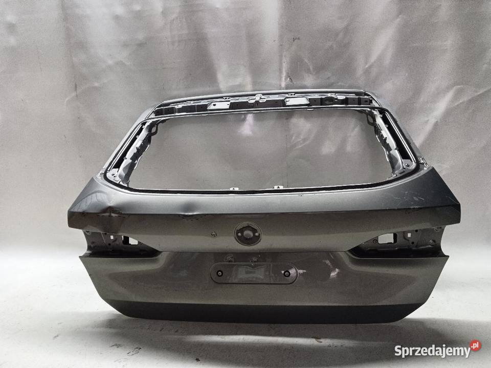 TYLNA KLAPA BAGAŻNIKA BMW 5 G61 KOMBI TYLNA osobowe