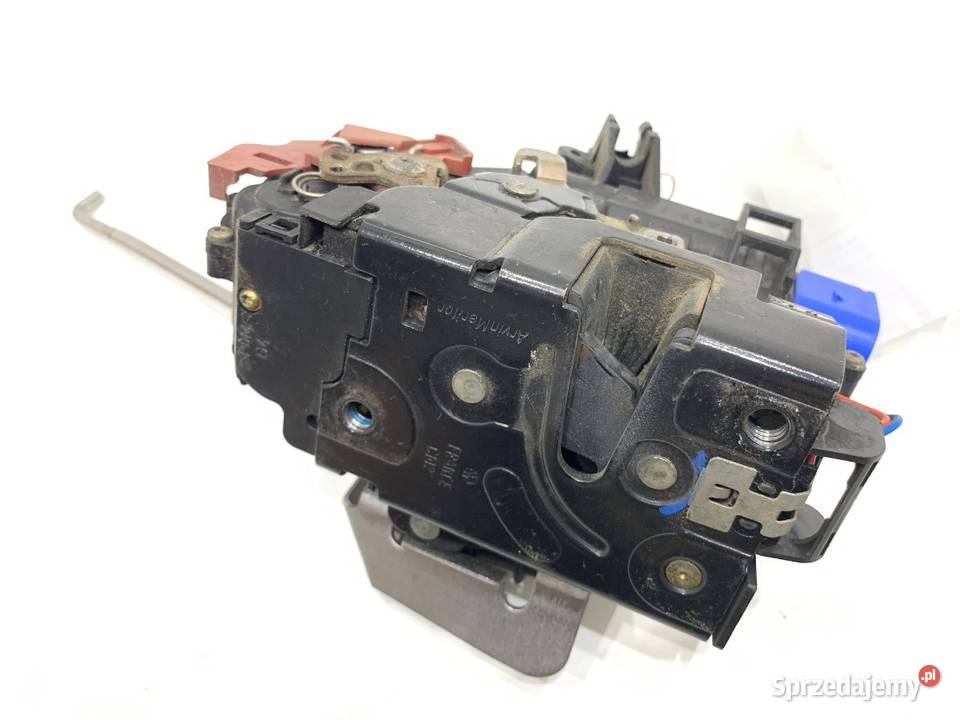 ZAMEK DRZWI LEWY PRZÓD AUDI A3 8P Hatchback