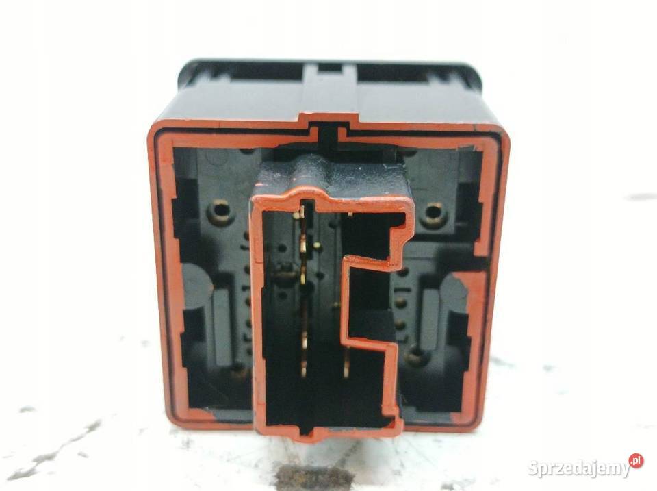 PRZEŁĄCZNIK FOTELA OGRZEWANIA Mitsubishi Space sprzedam