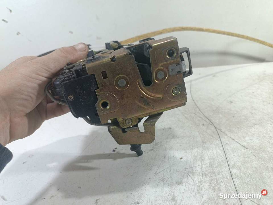ZAMEK DRZWI LEWY TYŁ 7 PIN AUDI A6 C5 4B0839015B sprzedam
