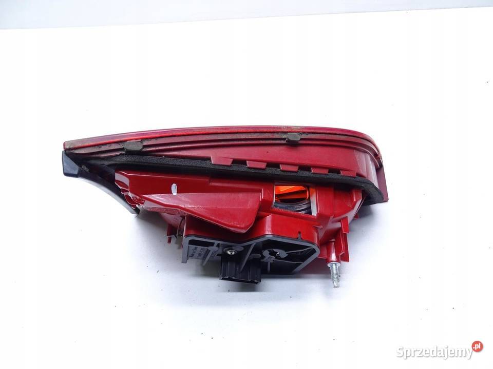 LAMPA PRAWY TYŁ TYLNA W KLAPE LED AUDI A4 B8