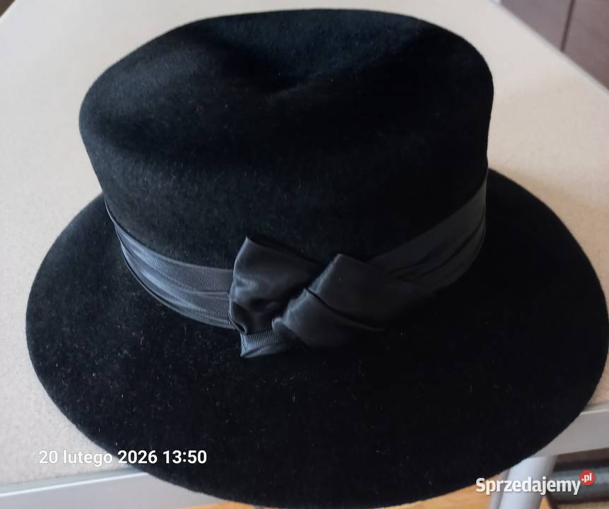 Kapelusz damski welurowy vintage Nakrycia głowy