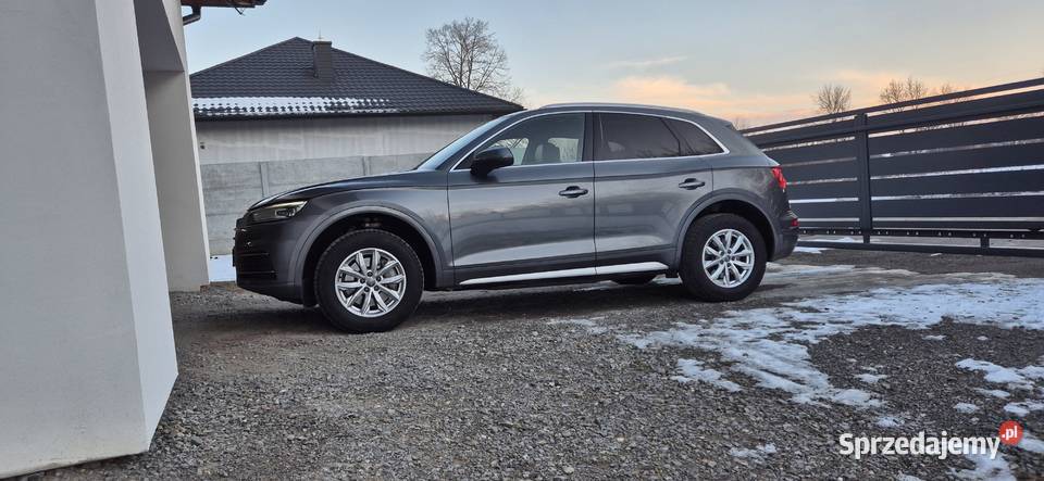 Audi Q5 2017 FY 20 Benzyna nieuszkodzony