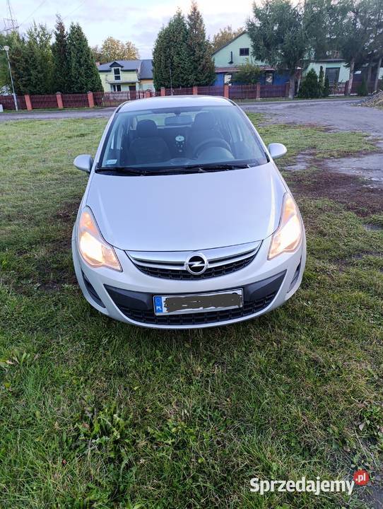 Opel Corsa 13 D oszczędny długie opłaty 2012r