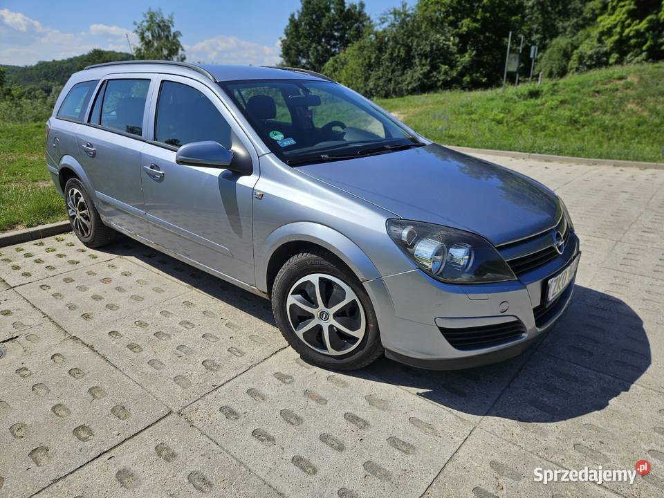 Opel Astra kombi przestronne i funkcjonalne auto Rok produkcji 2005 Gdańsk