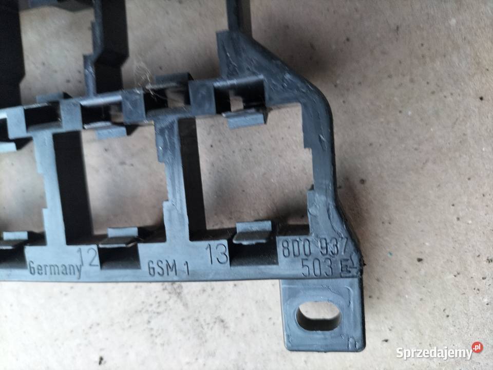 AUDI A4B5 A4 B5 19TDI RAMKA OBUDOWA UCHWYT