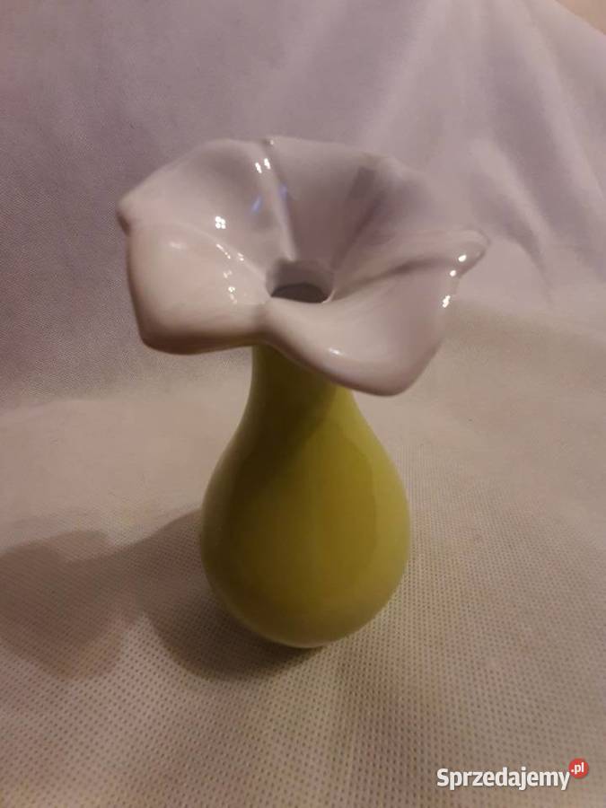 Wazonik seledynowyzielony śliczny kwiatek Porcelana i szkło kujawsko-pomorskie Inowrocław