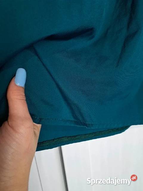 Stylowa bluzka hiszpanka w kolorze głębokiego niebieski