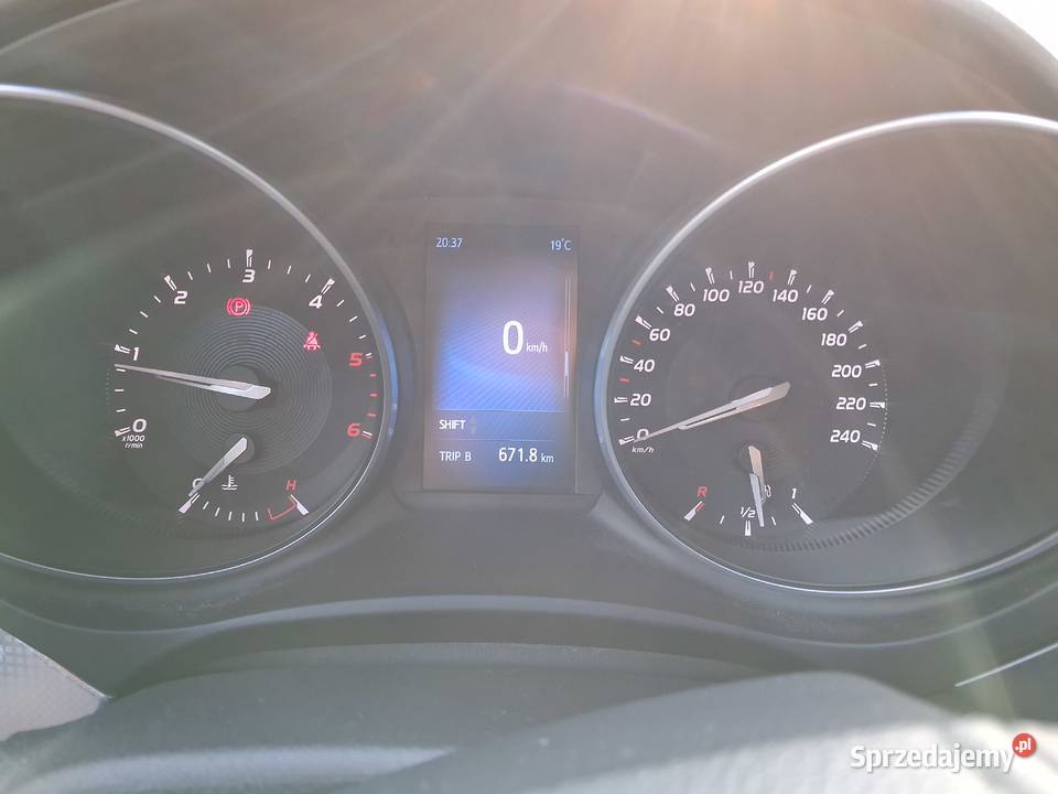 Toyota Avensis IV bezwypadkowy krajowy