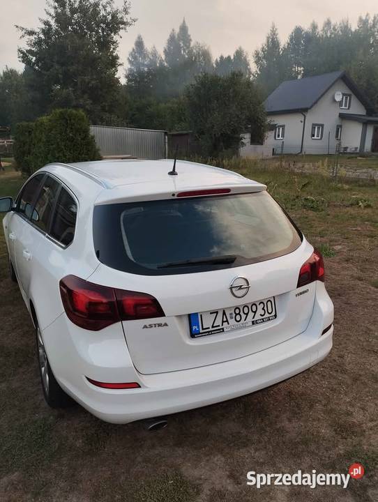 Sprzedam ładnego opla astrę J