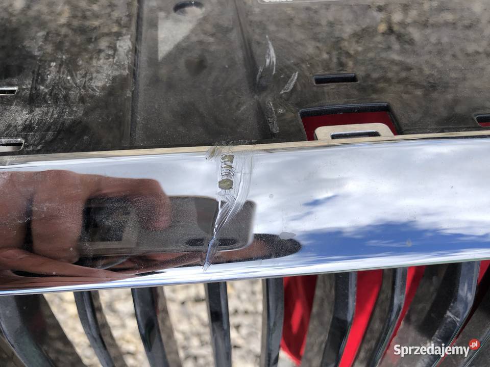 Grill Volvo Xc60 uszkodzony 2018