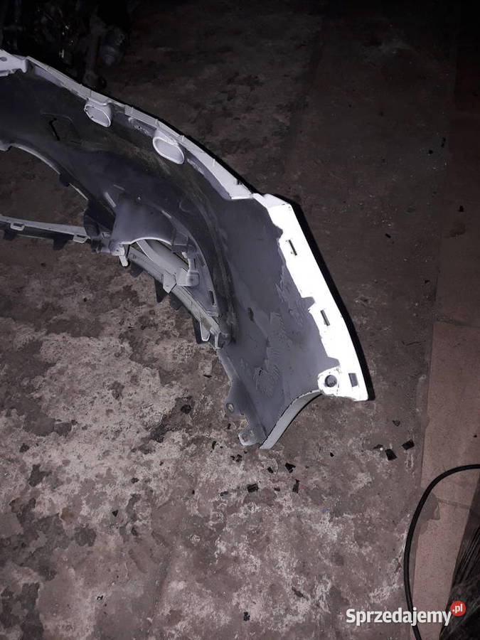 Renault Clio 4 zderzak przód