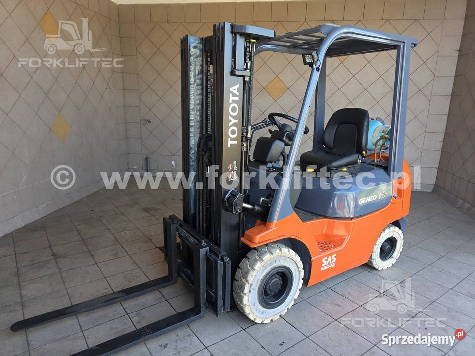 Wózek widłowy TOYOTA 7FGF15 1500 Triplex TOYOTA Lędziny