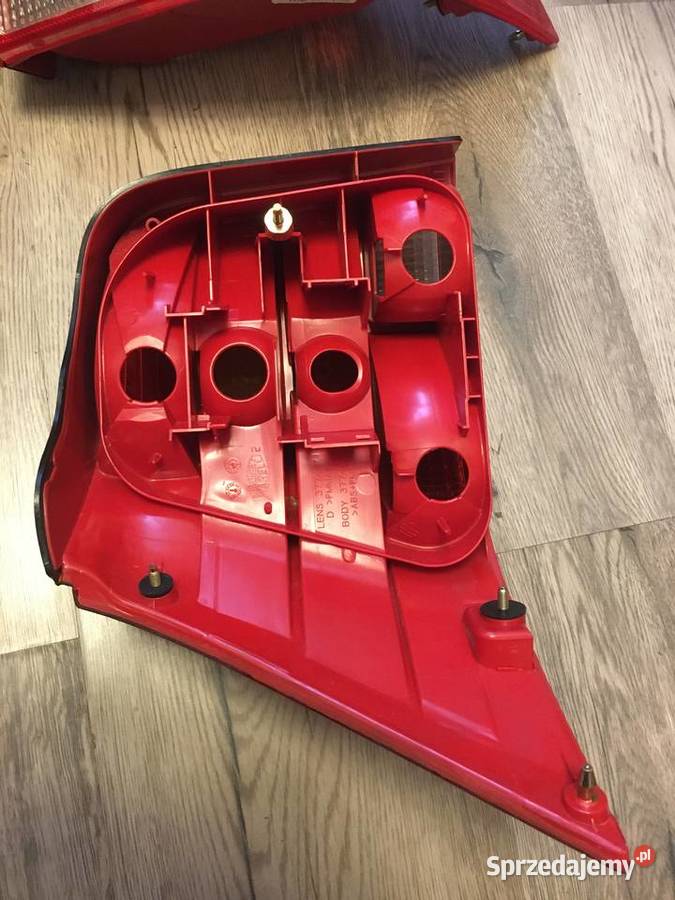 LAMPA TYLNA PRAWA MAGNETI MARELLI VW GOLF IV Pabianice sprzedam