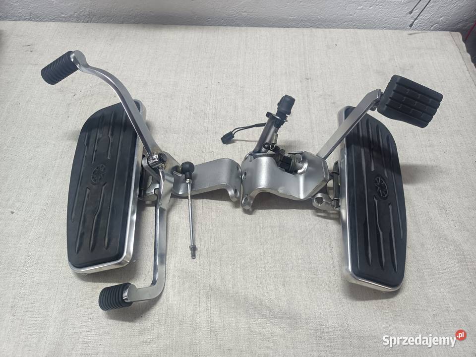 Podesty kierowcy Yamaha XVS 1100 Podnóżki i stopki Rogi sprzedam