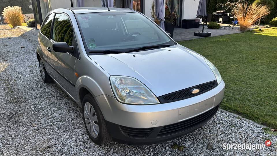 Ford Fiesta 14 benzyna 2004r Rok produkcji 2004 Sieradz sprzedam