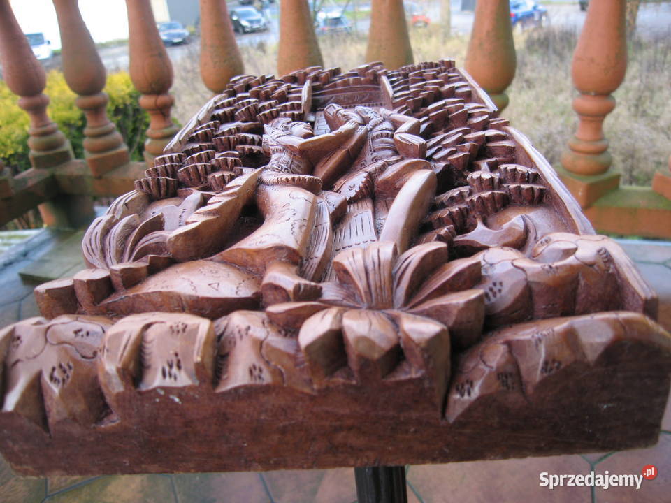 Rzeźba z drewna egzotycznego