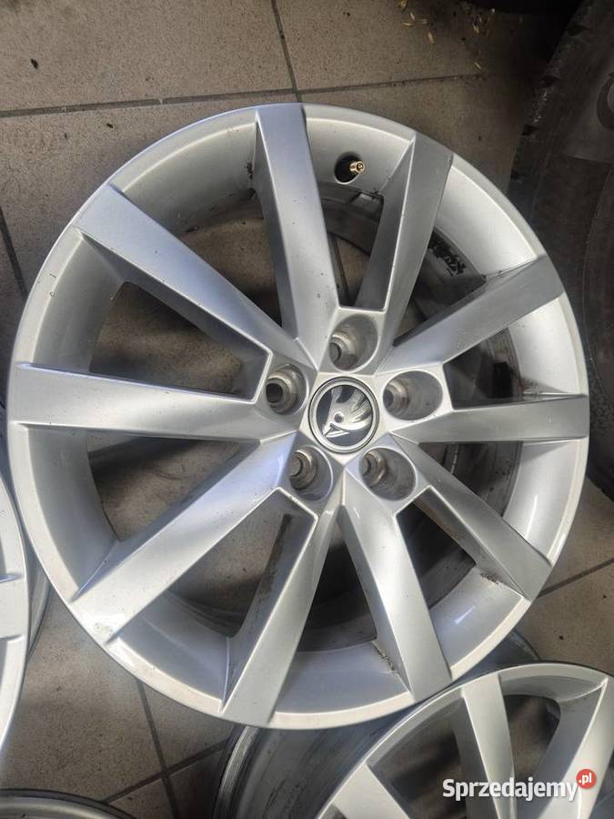 Felgi aluminiowe Skoda 5x100 16x6J et38 Sieniawka sprzedam