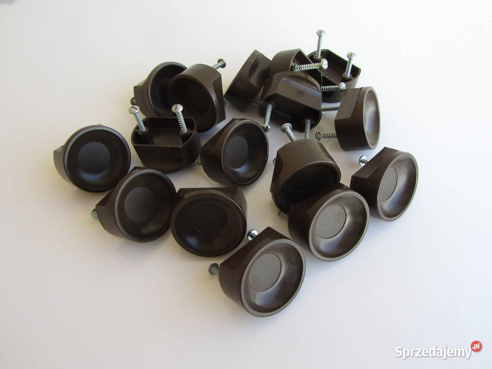 Gałki uchwyty meblowe kpl 16 z PRLu warmińsko-mazurskie Olecko