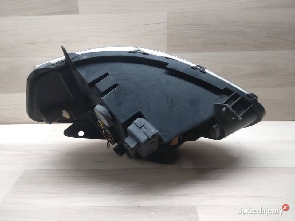 Volkswagen Fox lampa reflektor przedni prawy osobowe Kłodzko