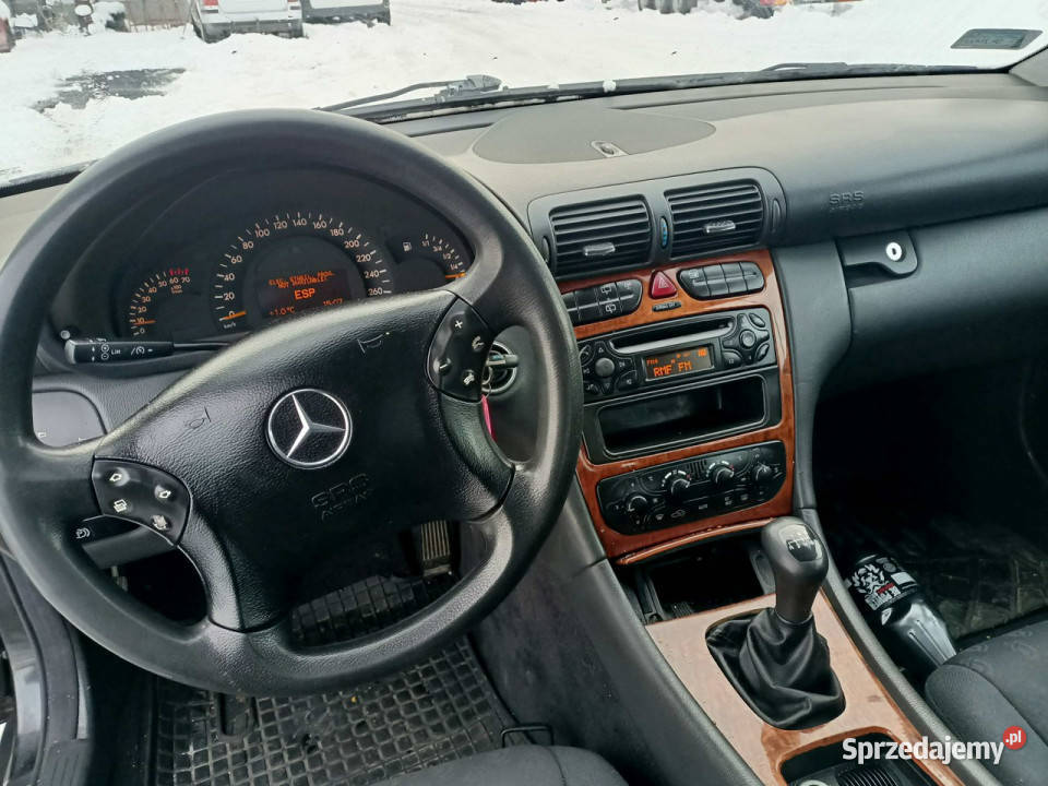 Mercedes C 180 Mercedes C klasa 20BG 130 01r Tarnów