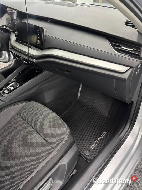 Skoda Octavia IV 15 DsgCeramikaDwa komplety opon Węgrów