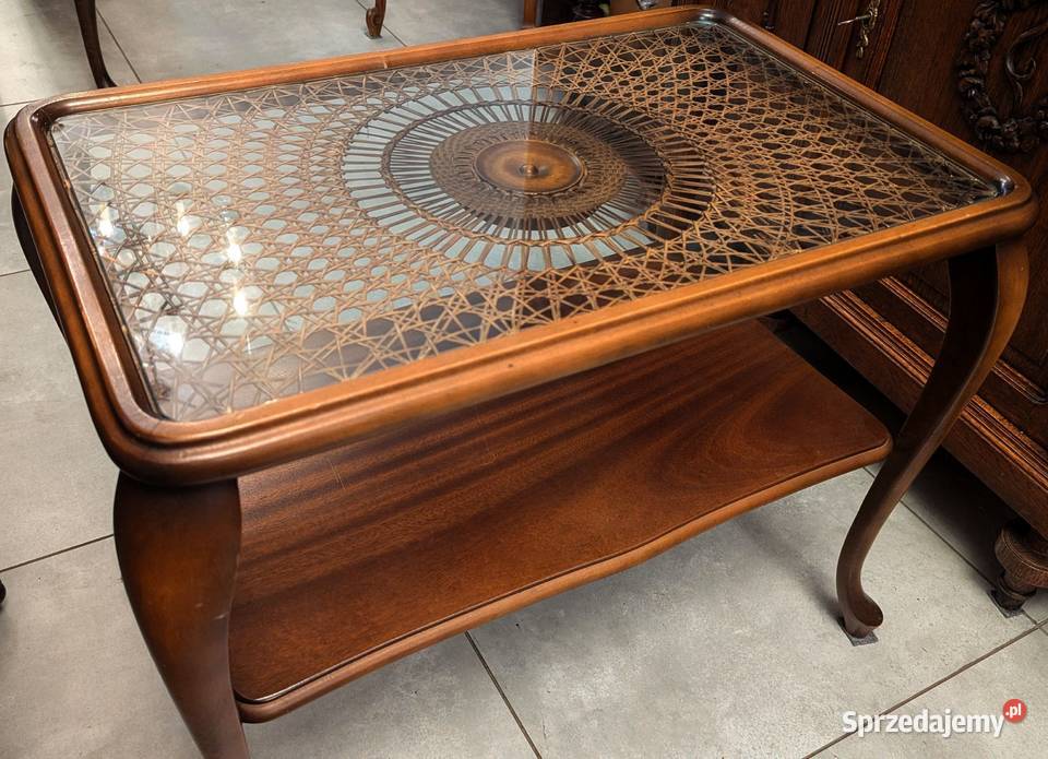 ładny orzechowy stolik z rattanemsklep Dąbrowa Dąbrowa Górnicza