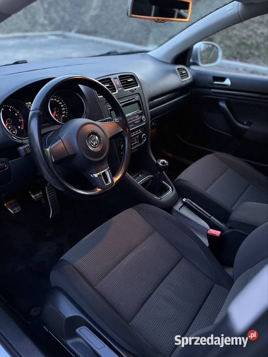 2013 serwis garażowany bezwypadek lakier metallic Kraków sprzedam