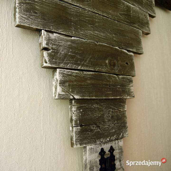 Dekoracja ścienna z drewna instalacja drewniana Malbork
