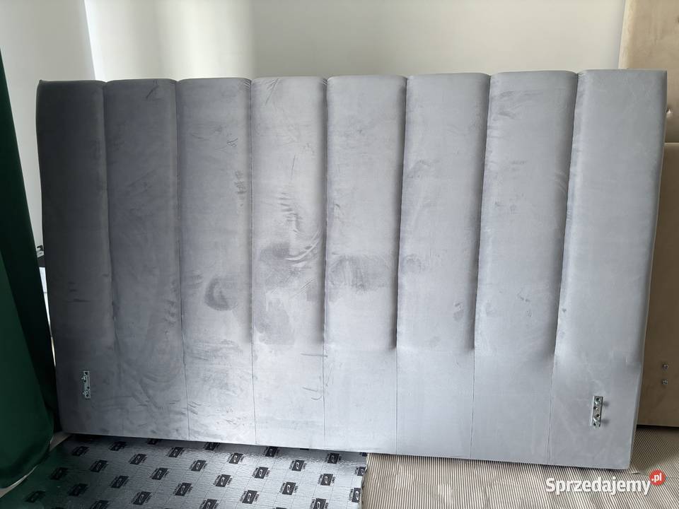 Łóżka tapicerowane powystawowe w super 160cm