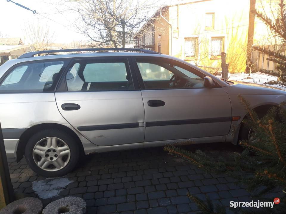 Avensis 16 vvti 2002 manualna bez gazu Warszawa