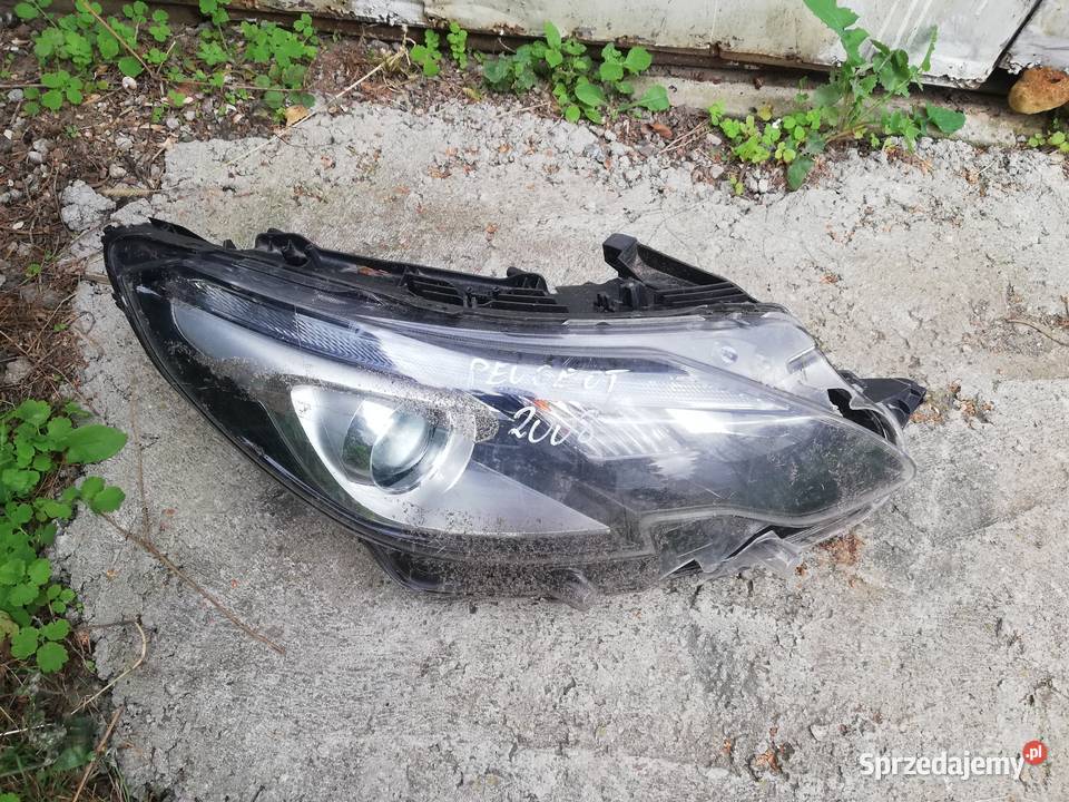 Peugeot 2008 lampa przednia prawa Oświetlenie Kielce
